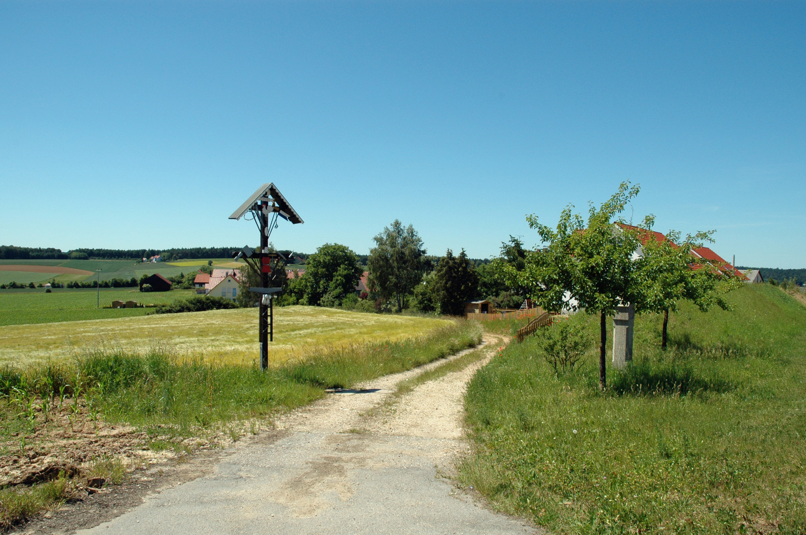 Stadtweg Baiern mit Arma-Christi-Kreuz